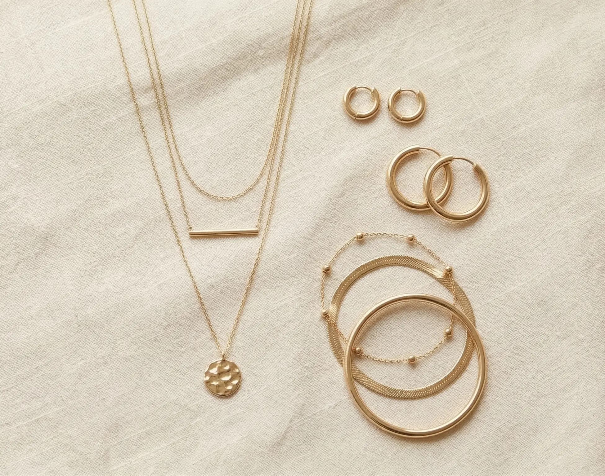 ZÁLEA — Joyería elegante en oro laminado